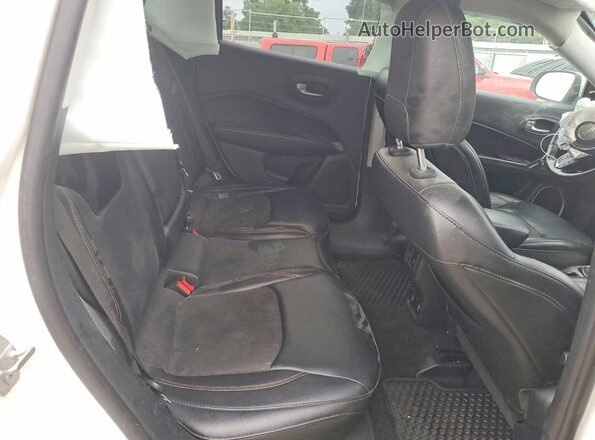 3C4NJDBBXJT392367 2018 JEEP COMPASS White უკანა სავარძლების ხედი