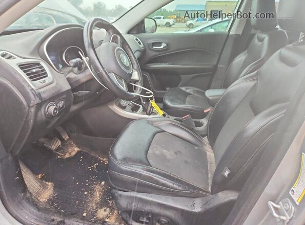 3C4NJDBBXKT592635 2019 JEEP COMPASS Silver Widok wnętrza z przodu