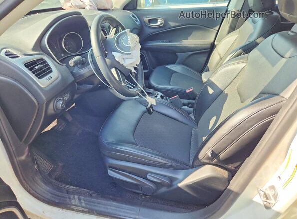 3C4NJDBBXKT776585 2019 JEEP COMPASS Белый Вид салона спереди