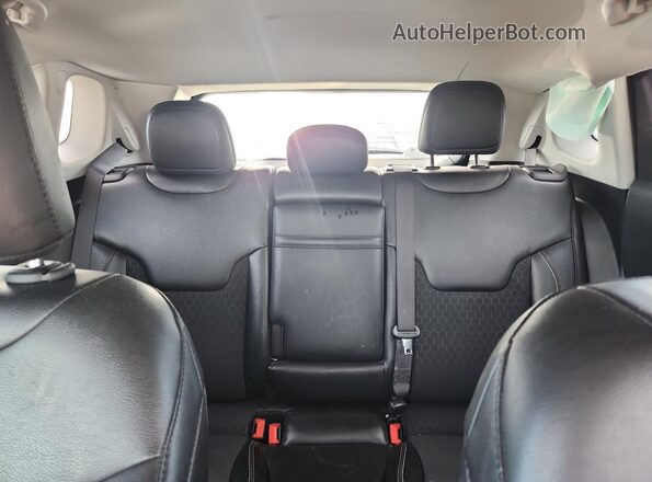 3C4NJDBBXKT847705 2019 JEEP COMPASS Black Widok tylnych siedzeń