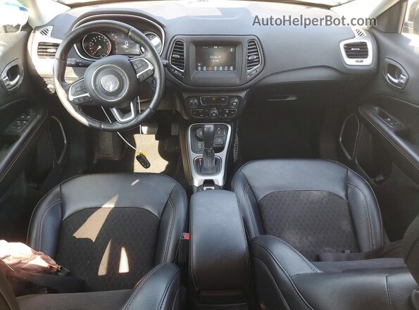 3C4NJDBBXMT558052 2021 JEEP COMPASS Gray Вид панелі приладів