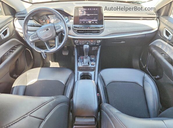 3C4NJDBBXNT132461 2022 JEEP COMPASS Серебряный Вид панели приборов