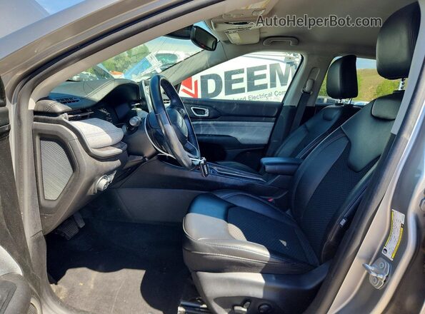 3C4NJDBBXNT132461 2022 JEEP COMPASS Серебряный Вид салона спереди