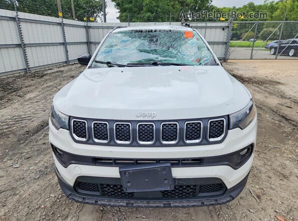3C4NJDBN0PT562268 2023 JEEP COMPASS Белый Вид спереди