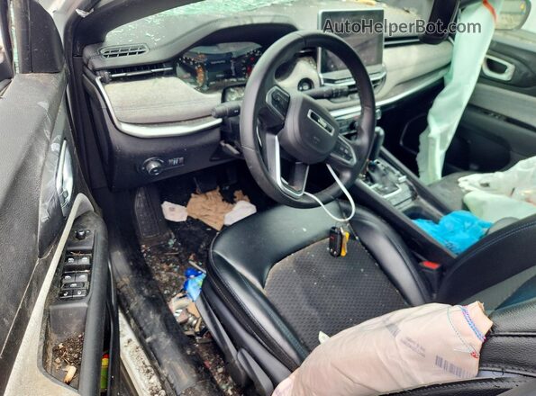 3C4NJDBN0PT562268 2023 JEEP COMPASS Белый Вид панели приборов