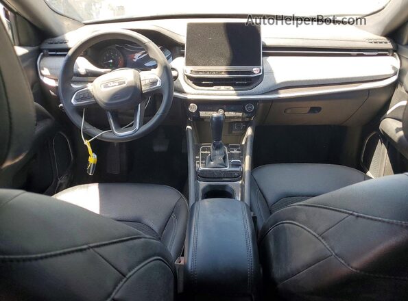 3C4NJDBN0RT597184 2024 JEEP COMPASS Белый Вид панели приборов