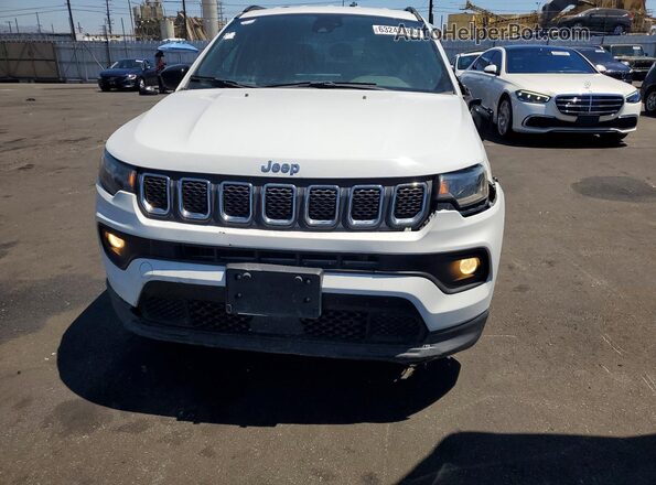 3C4NJDBN0RT597184 2024 JEEP COMPASS Белый Вид спереди