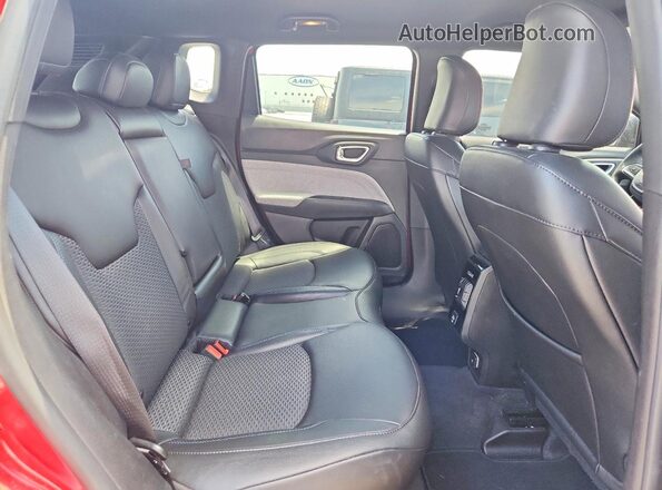 3C4NJDBN0ST568189 2025 JEEP COMPASS Red Vista interior trasera