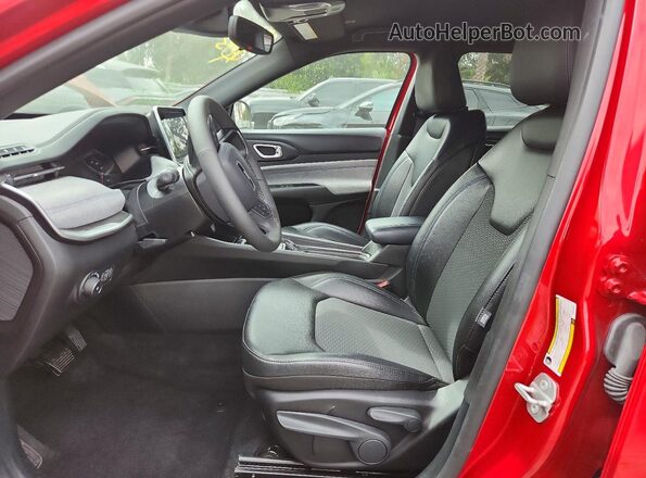 3C4NJDBN0ST619254 2025 JEEP COMPASS Red Front interior view