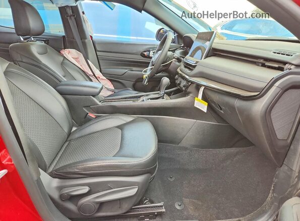 3C4NJDBN0TT191896 2026 JEEP COMPASS Красный Вид салона спереди