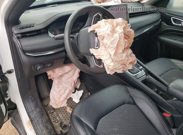 3C4NJDBN1RT112082 2024 JEEP COMPASS White Vista del salpicadero