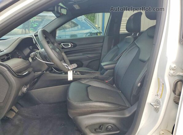 3C4NJDBN1RT116195 2024 JEEP COMPASS Белый Вид салона спереди