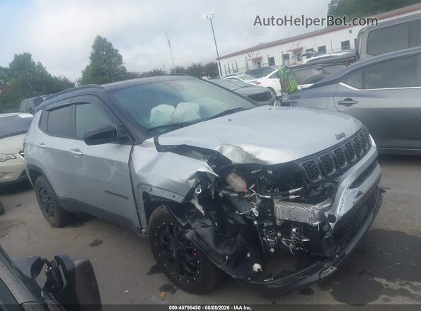 3C4NJDBN1RT166921 2024 JEEP COMPASS Silver უკანა სალონის ხედი
