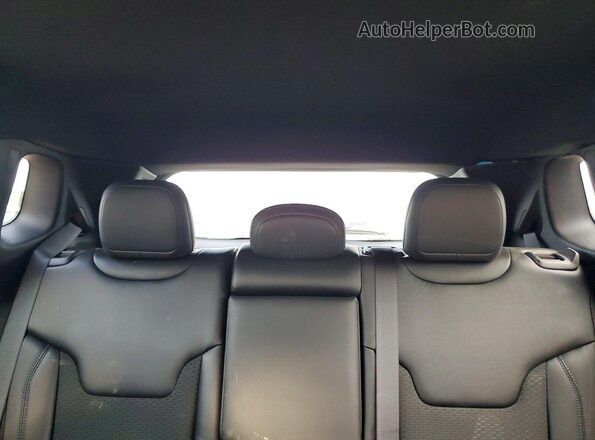 3C4NJDBN1TT178770 2026 JEEP COMPASS Burgundy Widok tylnych siedzeń