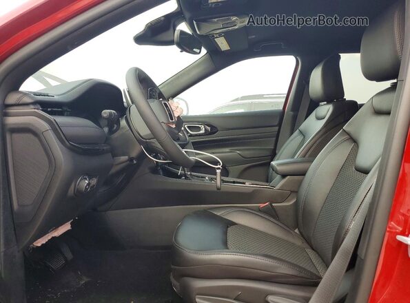 3C4NJDBN1TT178770 2026 JEEP COMPASS Burgundy Widok wnętrza z przodu