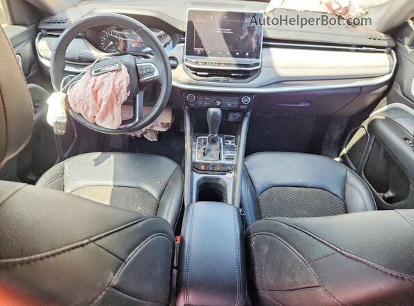 3C4NJDBN2RT118649 2024 JEEP COMPASS Silver Widok deski rozdzielczej