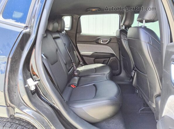 3C4NJDBN2RT163770 2024 JEEP COMPASS Black Widok wnętrza z tyłu