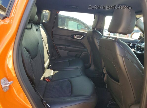 3C4NJDBN2TT179426 2026 JEEP COMPASS Orange უკანა სალონის ხედი