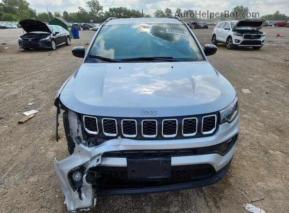 3C4NJDBN3RT113945 2024 JEEP COMPASS Silver Вид спереду