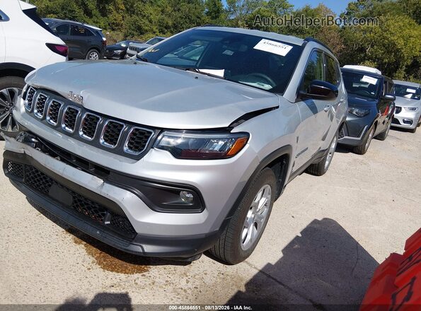 3C4NJDBN3RT118594 2024 JEEP COMPASS Silver Vista tres cuartos delantera izquierda