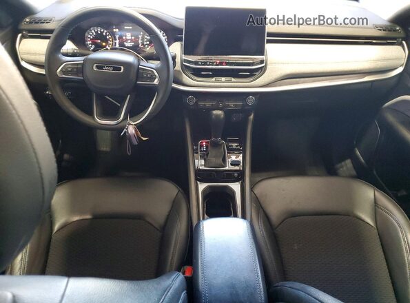 3C4NJDBN3RT603494 2024 JEEP COMPASS Silver Widok deski rozdzielczej