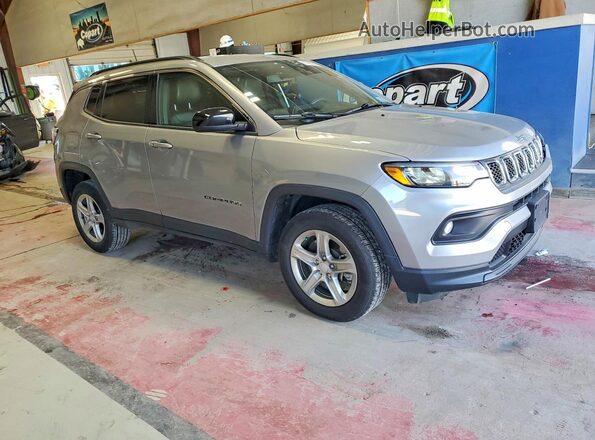 3C4NJDBN3RT603494 2024 JEEP COMPASS Silver Przód prawy