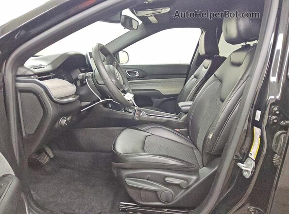 3C4NJDBN4ST575839 2025 JEEP COMPASS Черный Вид салона спереди