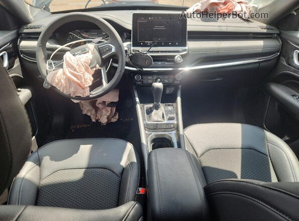 3C4NJDBN5RT115146 2024 JEEP COMPASS Черный Вид панели приборов