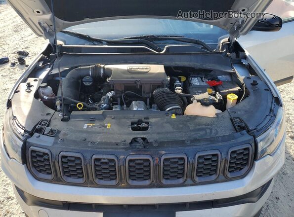 3C4NJDBN5RT135333 2024 JEEP COMPASS Silver Вид підкапотного простору