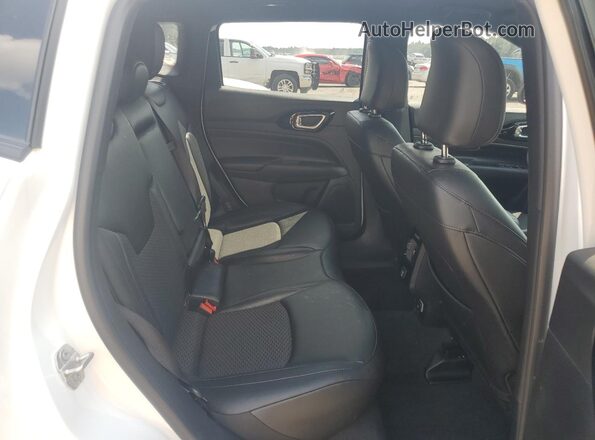 3C4NJDBN5ST529503 2025 JEEP COMPASS White Vista interior trasera