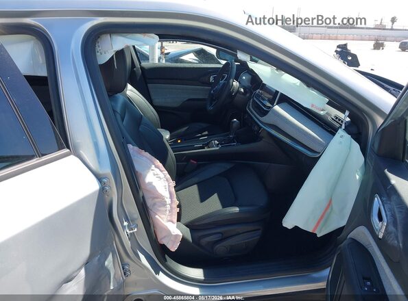 3C4NJDBN5ST568902 2025 JEEP COMPASS Silver Вид салону спереду