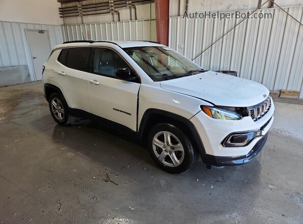 3C4NJDBN7PT523001 2023 JEEP COMPASS White 360 interior view
