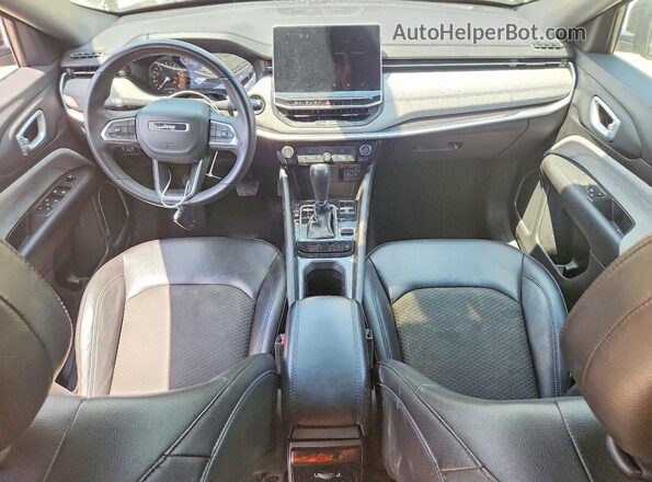 3C4NJDBN7RT582052 2024 JEEP COMPASS Gray Вид панелі приладів