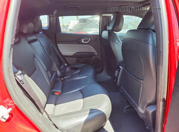 3C4NJDBN7ST546867 2025 JEEP COMPASS Red Widok wnętrza z tyłu