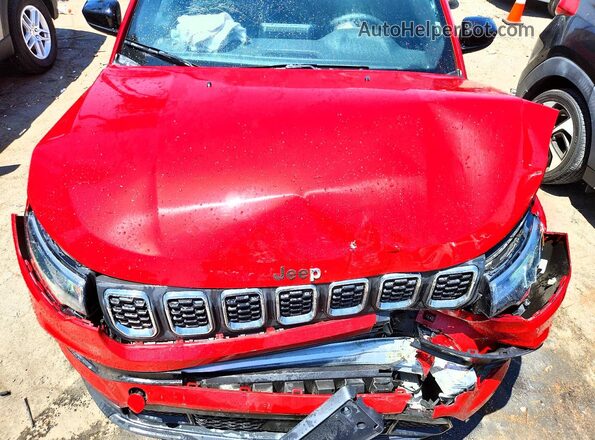 3C4NJDBN7ST546867 2025 JEEP COMPASS Red Widok komory silnika