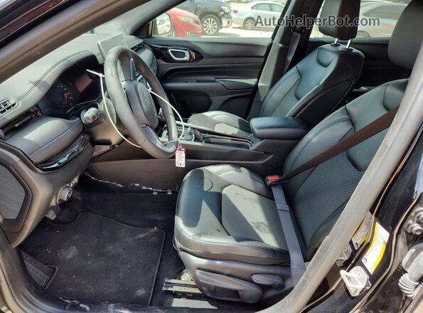 3C4NJDBN7TT158782 2026 JEEP COMPASS Черный Вид салона спереди