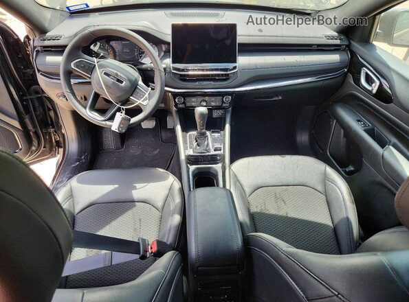 3C4NJDBN7TT158782 2026 JEEP COMPASS Черный Вид панели приборов
