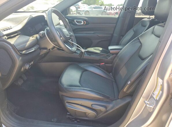 3C4NJDBN8PT500813 2023 JEEP COMPASS Silver Вид салону спереду