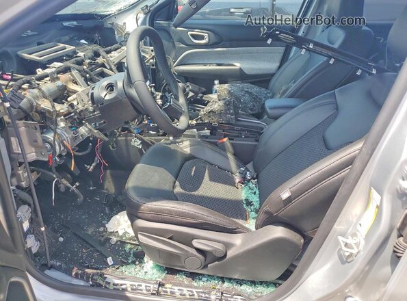 3C4NJDBN8RT136797 2024 JEEP COMPASS Серебряный Вид салона спереди