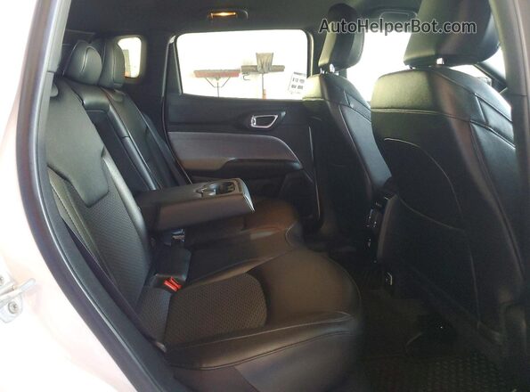3C4NJDBN9RT104179 2024 JEEP COMPASS Белый Вид задней части салона