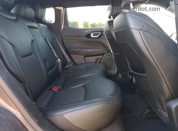 3C4NJDBN9RT146156 2024 JEEP COMPASS Gray Вид задньої частини салону