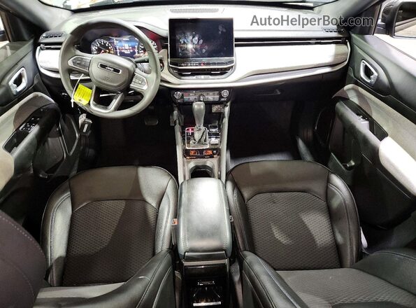 3C4NJDBN9RT598334 2024 JEEP COMPASS Gray Vista del salpicadero