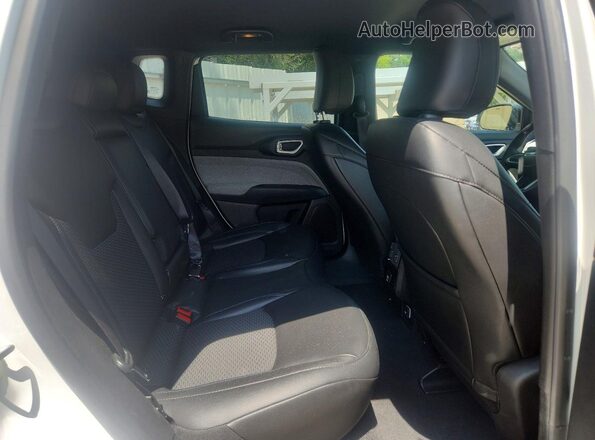3C4NJDBN9ST597237 2025 JEEP COMPASS White Vista interior trasera