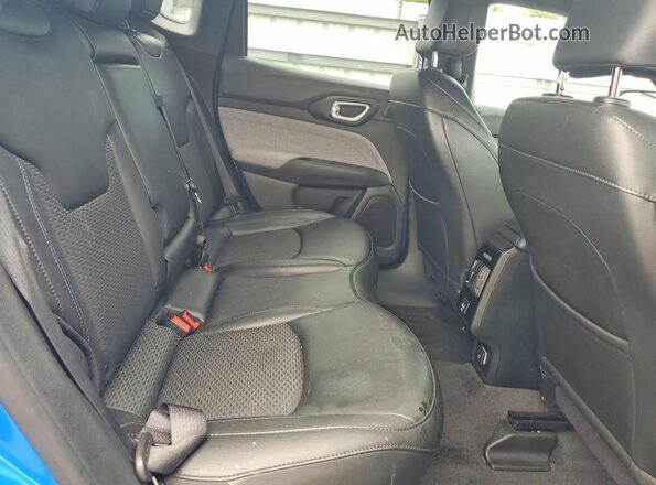 3C4NJDBNXPT560494 2023 JEEP COMPASS Blue Vista interior trasera