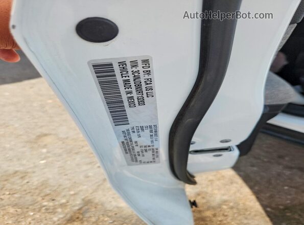 3C4NJDBNXRT132833 2024 JEEP COMPASS White VIN sticker view