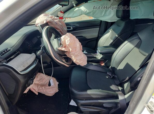 3C4NJDBNXRT132833 2024 JEEP COMPASS White Front interior view