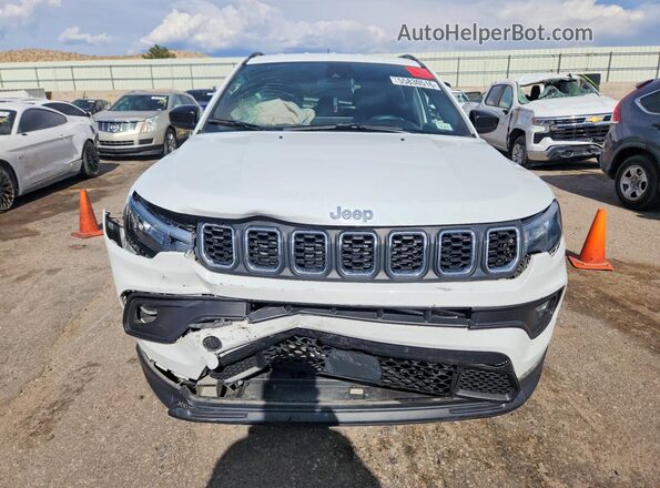 3C4NJDBNXRT132833 2024 JEEP COMPASS White Front view