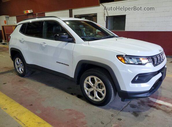 3C4NJDBNXRT139099 2024 JEEP COMPASS White Передня права чверть