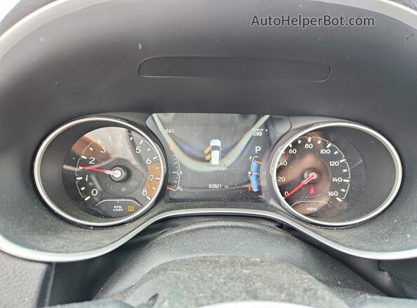 3C4NJDCB0JT328983 2018 JEEP COMPASS Синий Вид щитка приборов