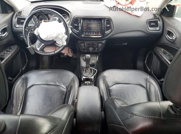 3C4NJDCB0KT755064 2019 JEEP COMPASS Charcoal Vista del salpicadero